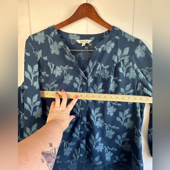 The Pioneer Woman Blue Button Front Women’s Blouse Size Large - Picture 7 of 10